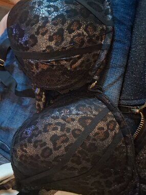 Super cute bra front clip